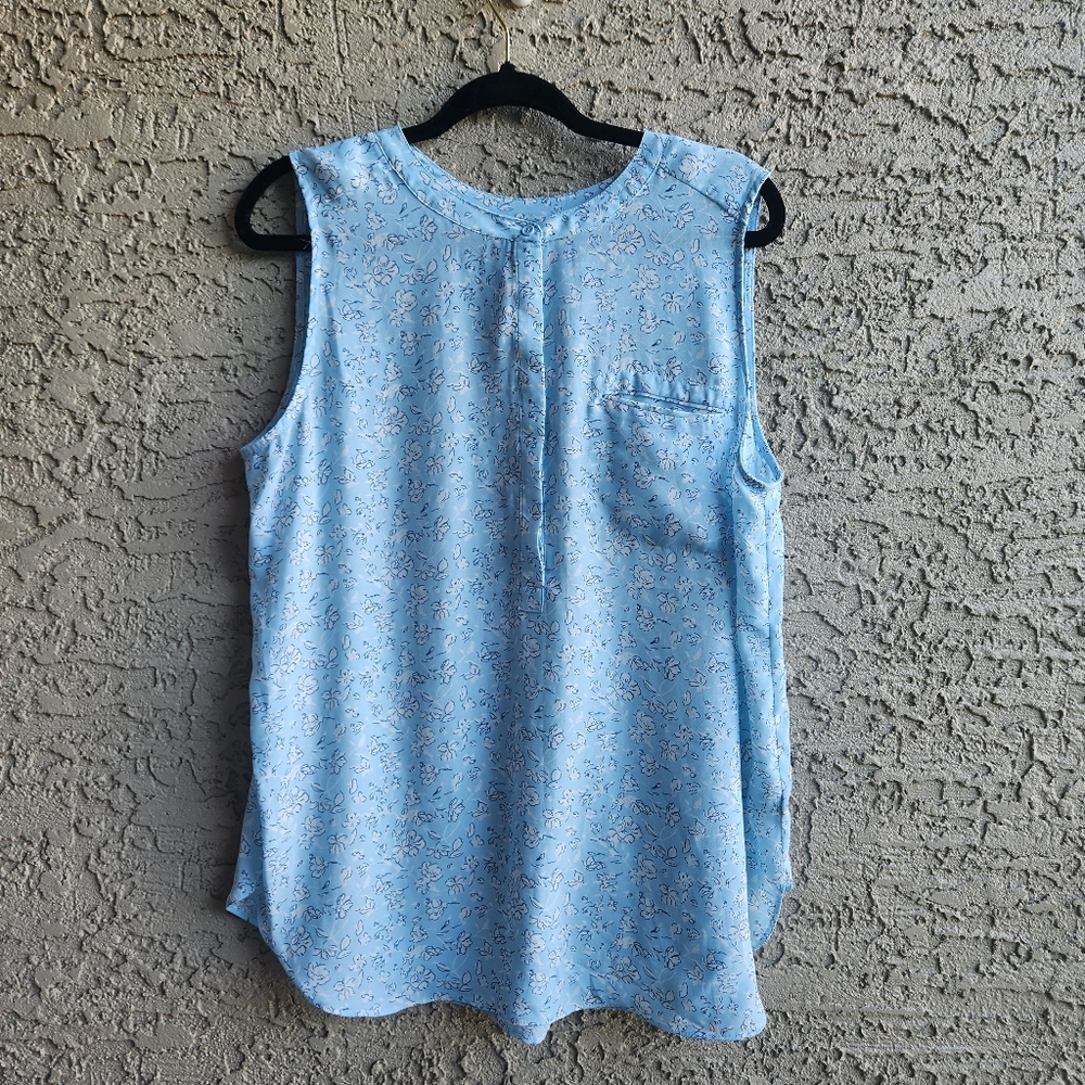 Premise Studio Women's Floral Printed Blouse Blue White Sleeveless Pleated XL
